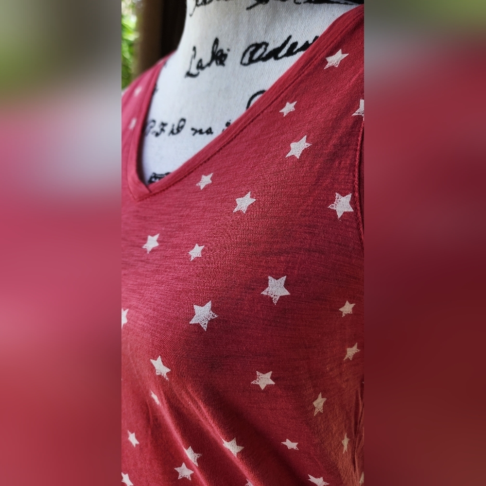 Tahari Red Star Pattern Tank Top - Picture 4 of 6